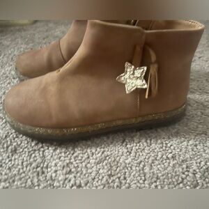Brown boots w/gold star embellishment size 10 girls
